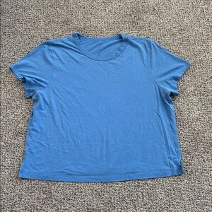Lululemon T-shirt